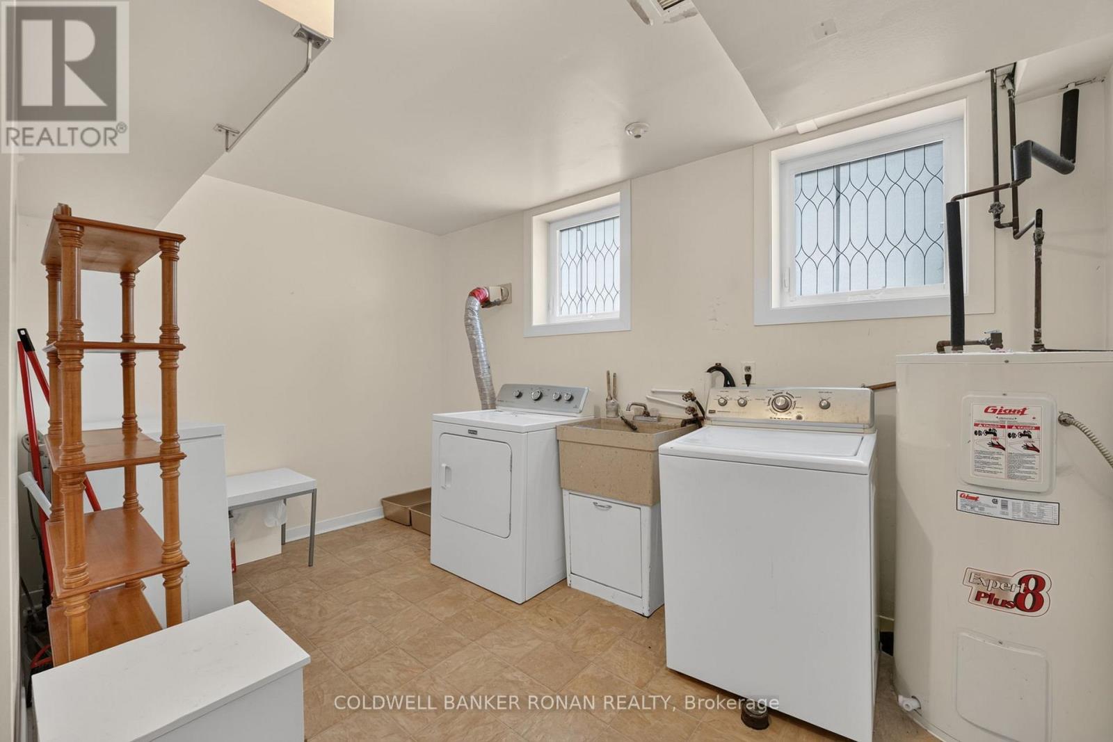 9 Vine Street Property Photo 31