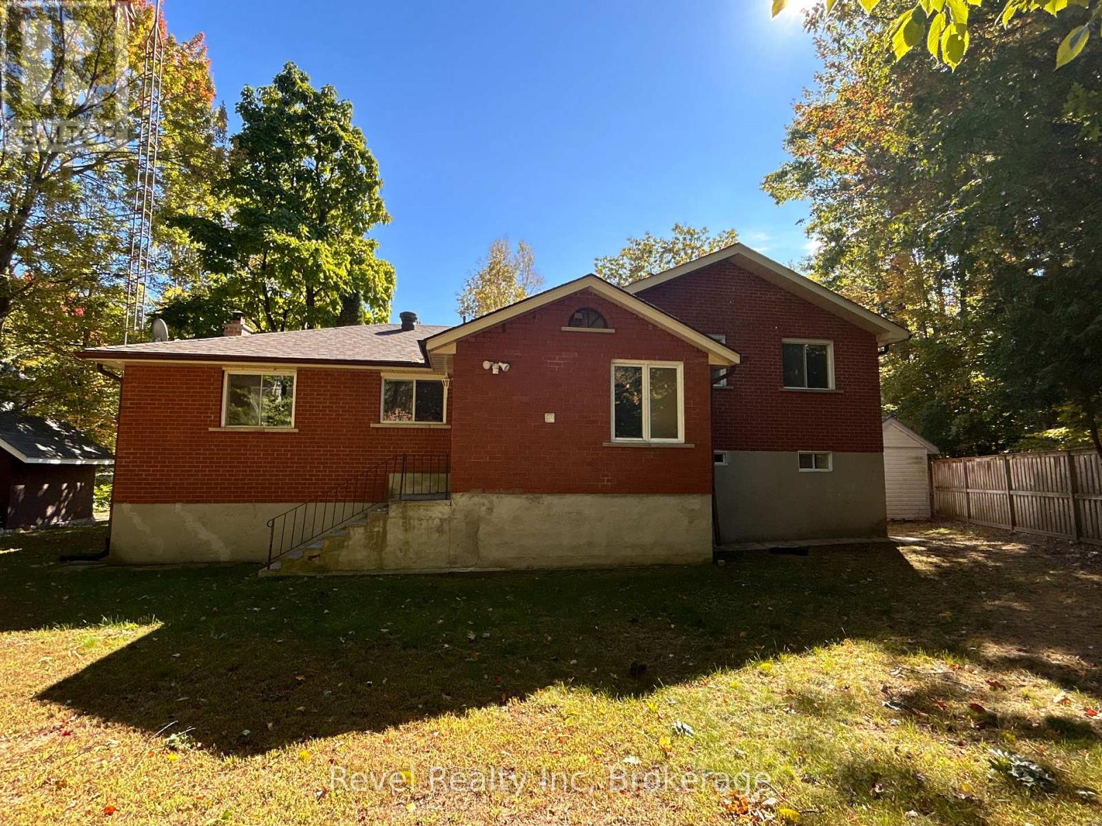 97 Forest Circle Property Photo 3