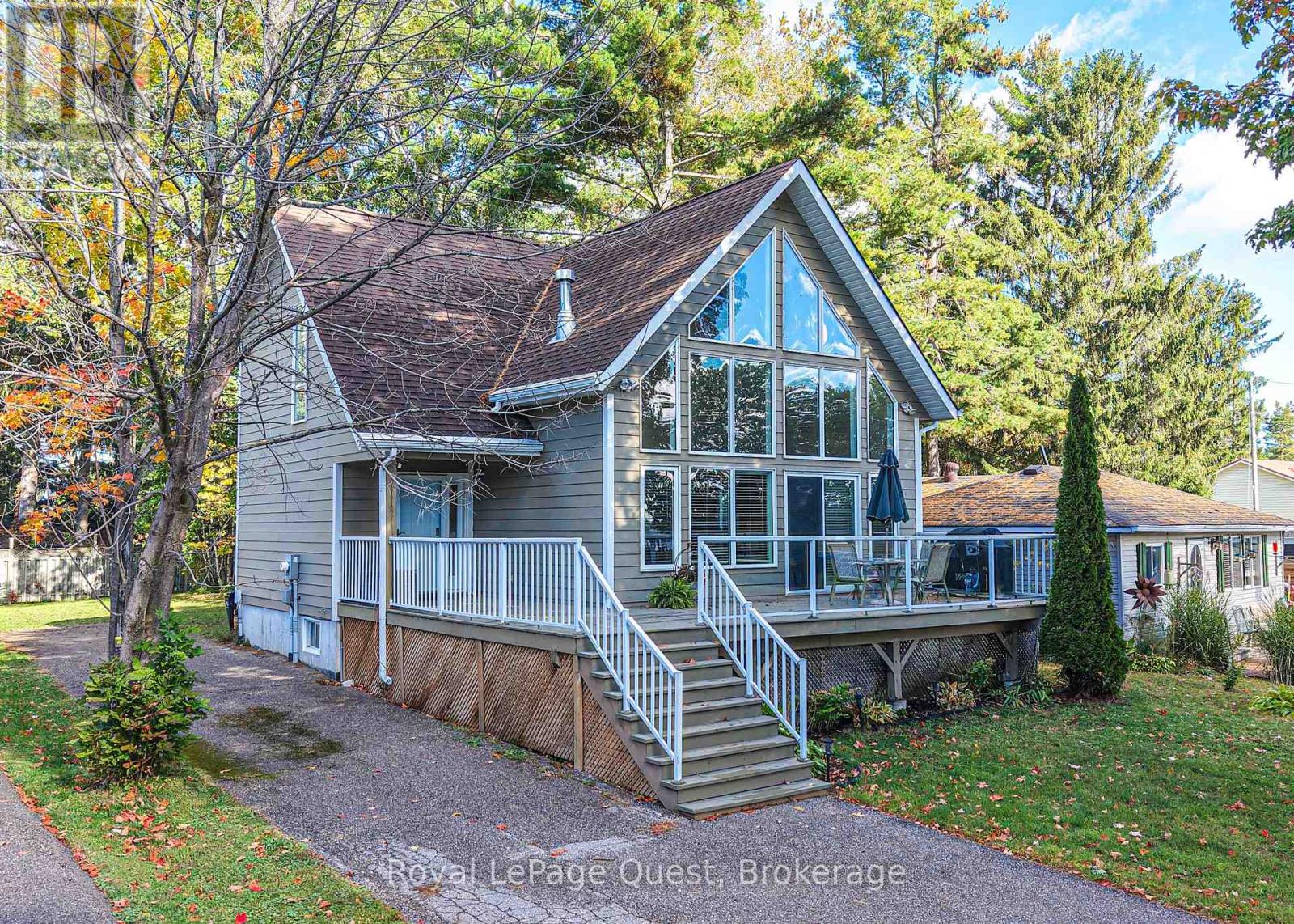 2956 Lakeside Drive Property Photo 2