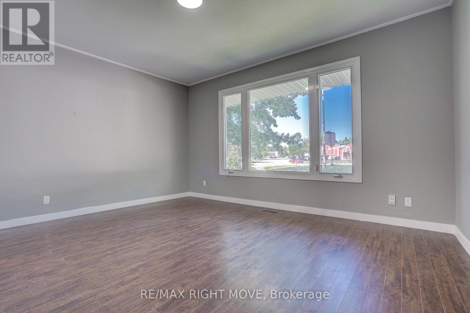 72 Dunedin Street Property Photo 3