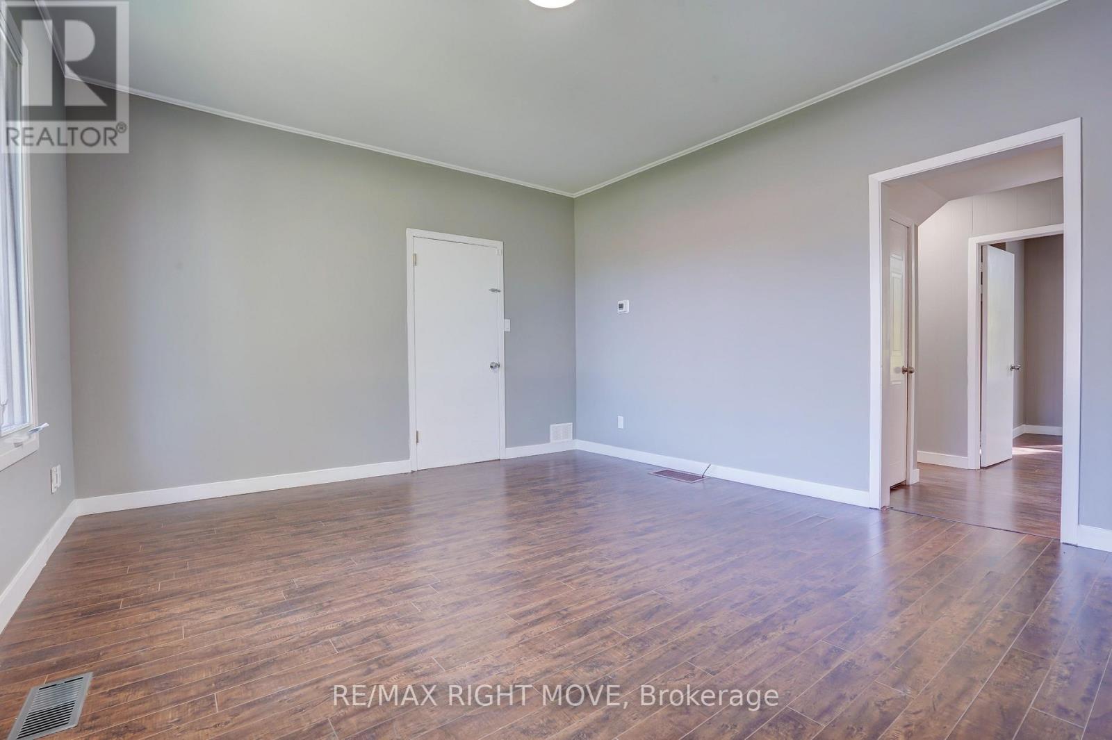 72 Dunedin Street Property Photo 4