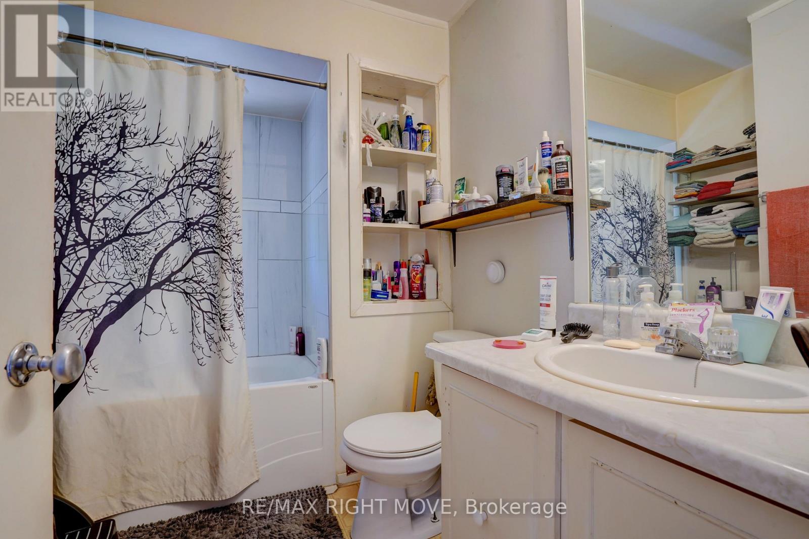 72 Dunedin Street Property Photo 13