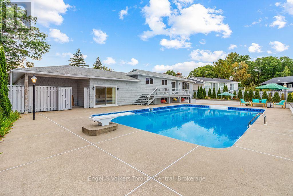 1420 Tiny Beaches Road N Property Photo 3
