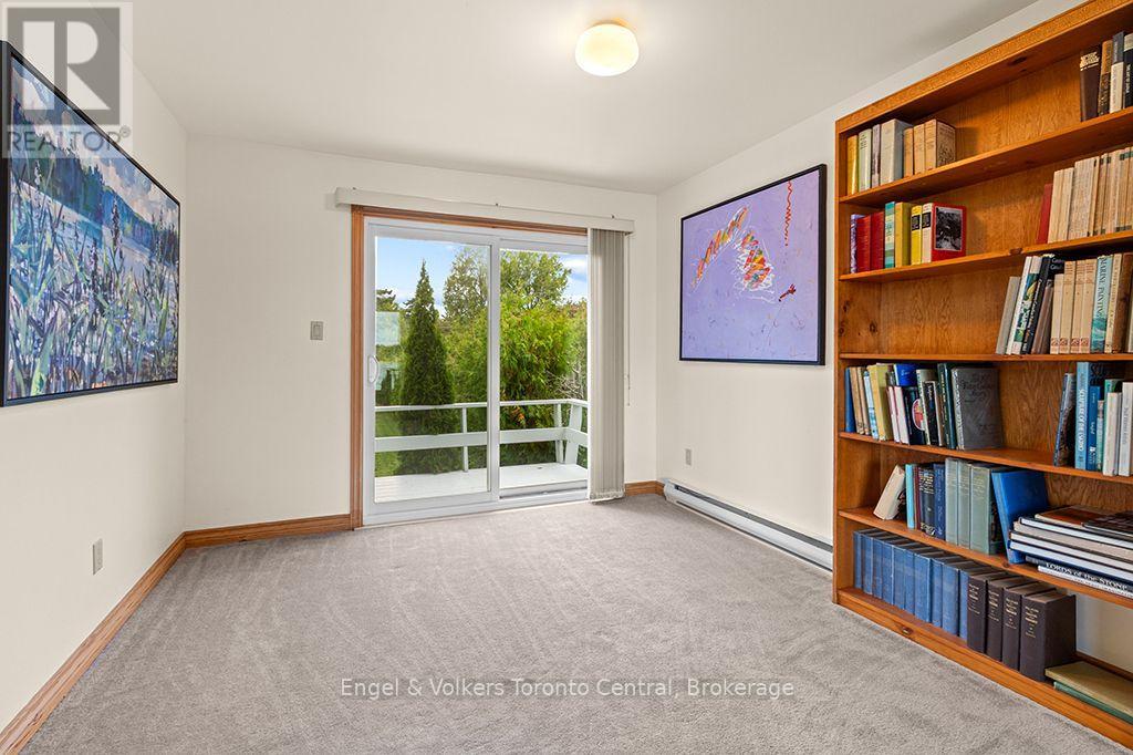 1420 Tiny Beaches Road N Property Photo 11
