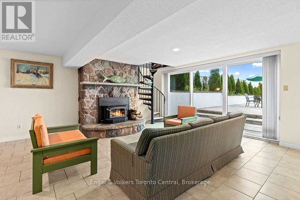 1420 Tiny Beaches Road N Property Photo 15