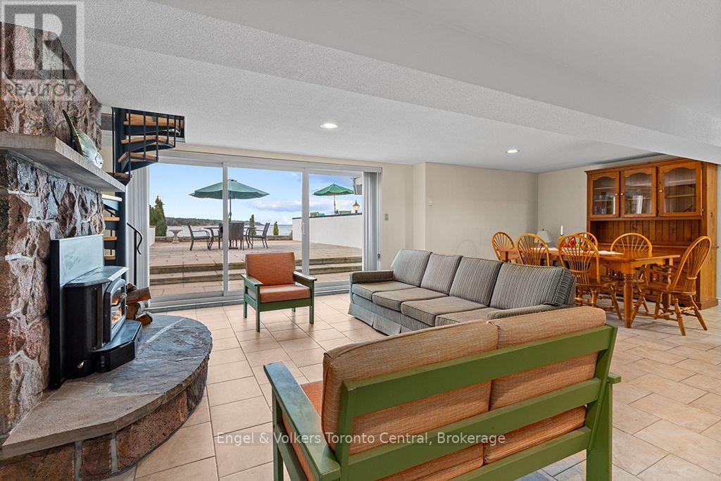 1420 Tiny Beaches Road N Property Photo 16