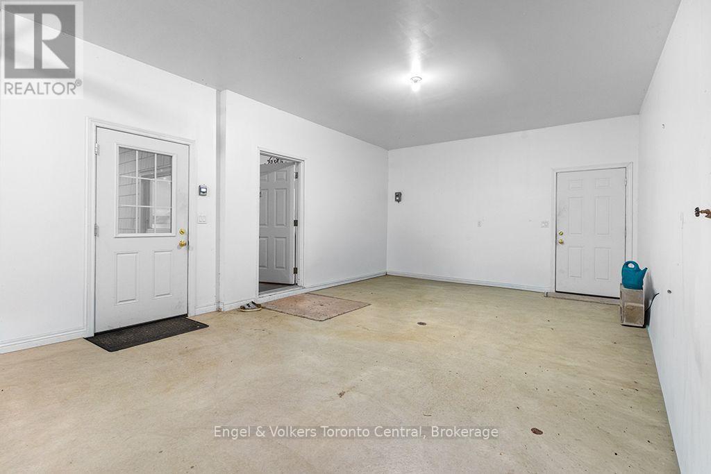 1420 Tiny Beaches Road N Property Photo 23