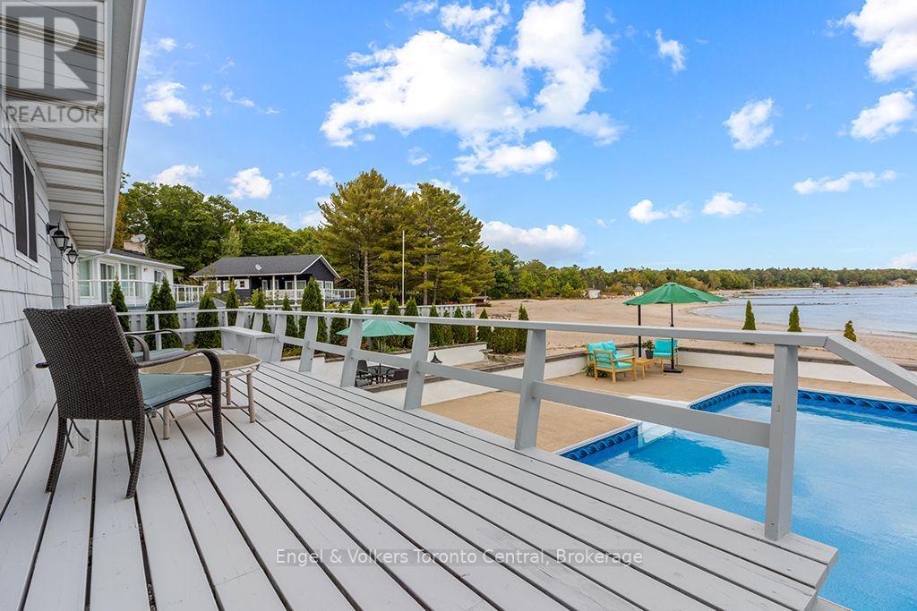 1420 Tiny Beaches Road N Property Photo 26