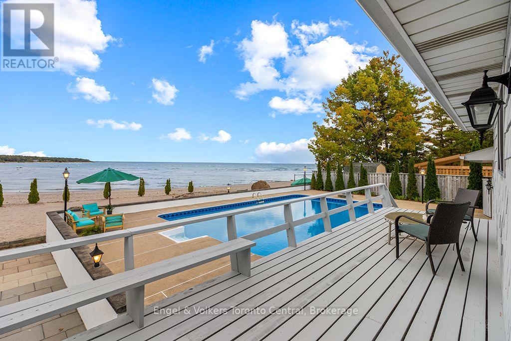 1420 Tiny Beaches Road N Property Photo 27