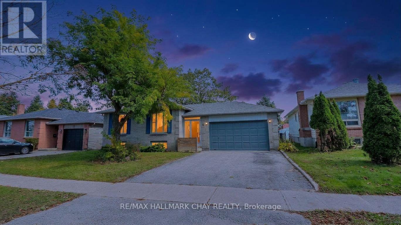 9 Bronte Crescent Property Photo 1