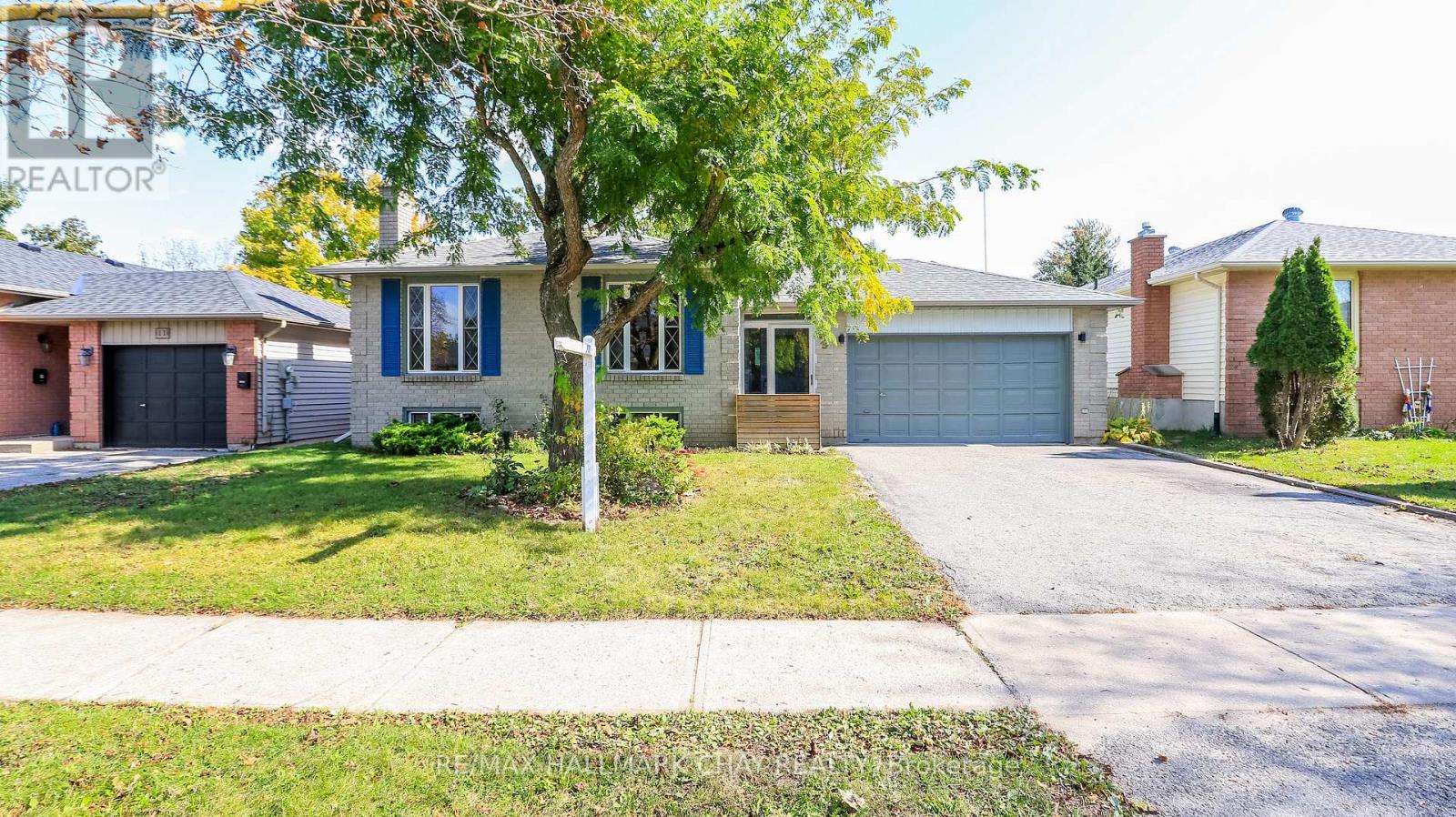 9 Bronte Crescent Property Photo 5