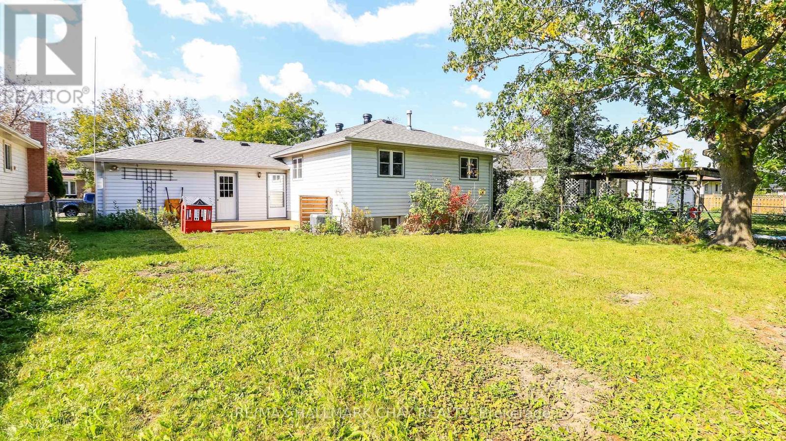 9 Bronte Crescent Property Photo 7