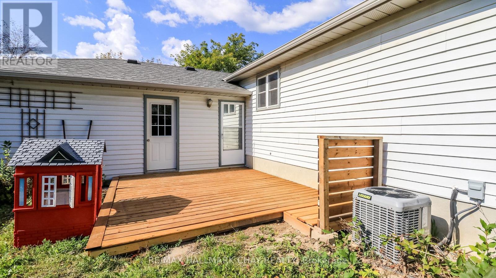 9 Bronte Crescent Property Photo 12