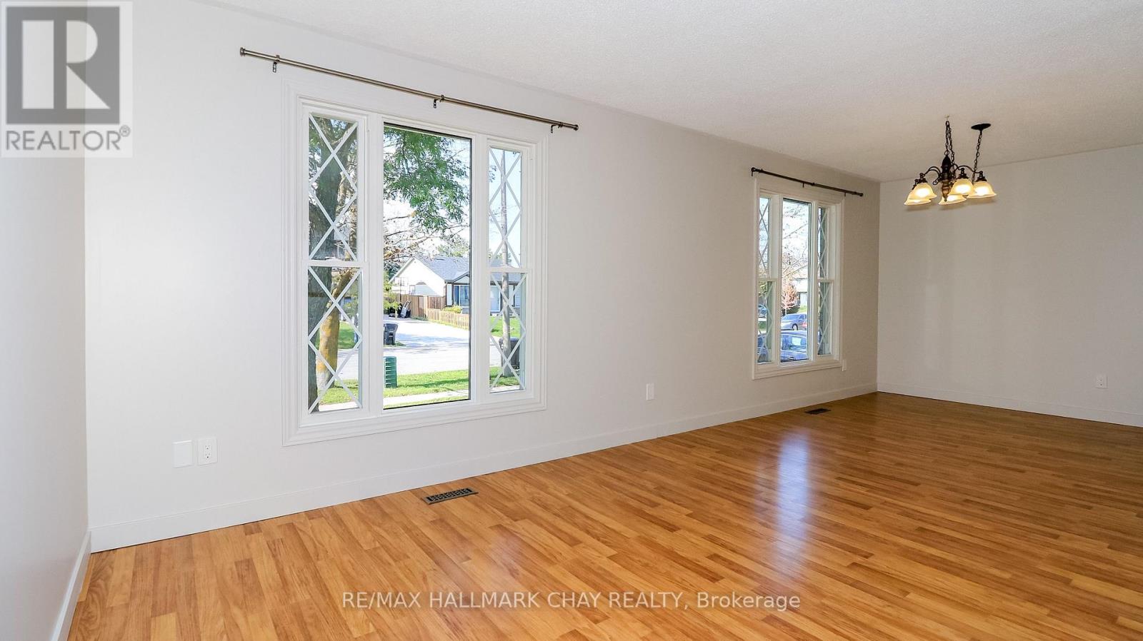 9 Bronte Crescent Property Photo 19