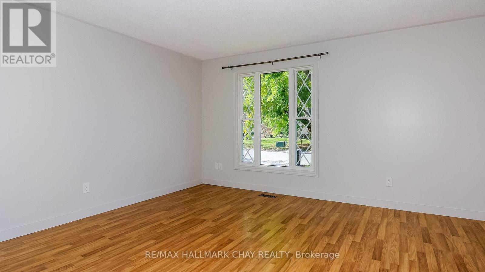 9 Bronte Crescent Property Photo 20