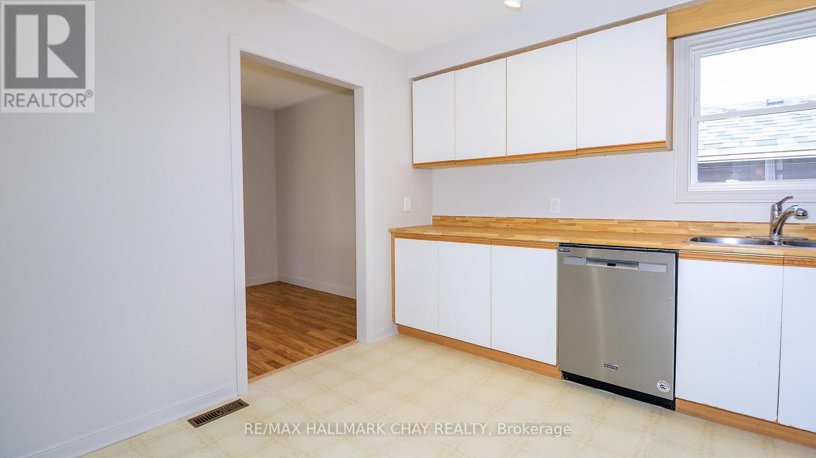 9 Bronte Crescent Property Photo 23