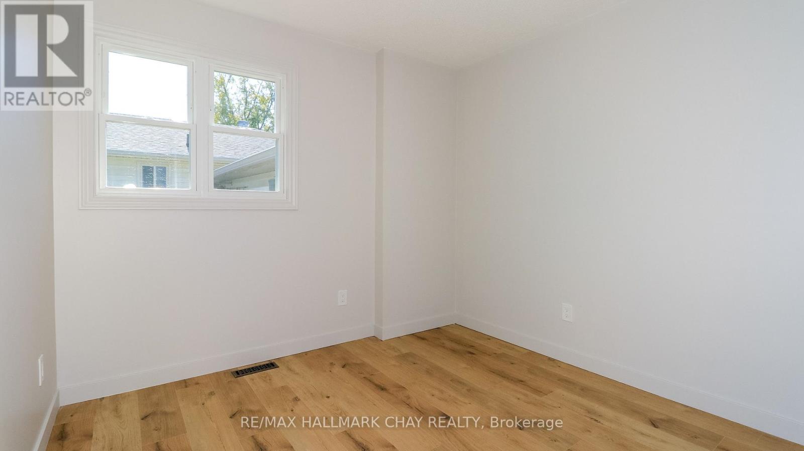 9 Bronte Crescent Property Photo 28