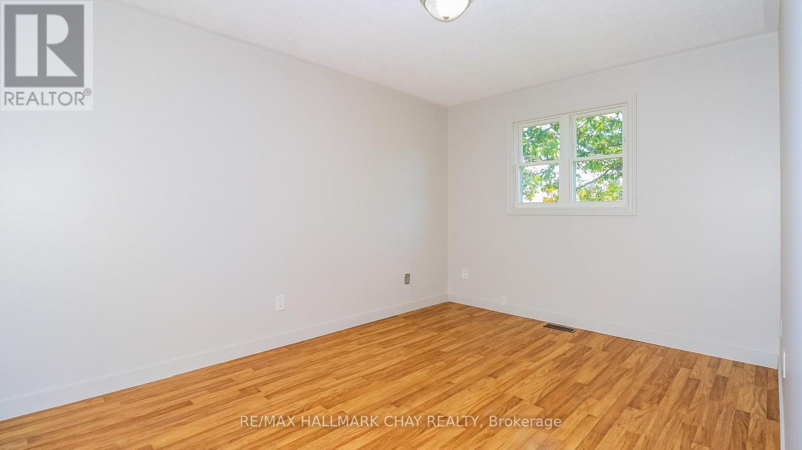 9 Bronte Crescent Property Photo 30