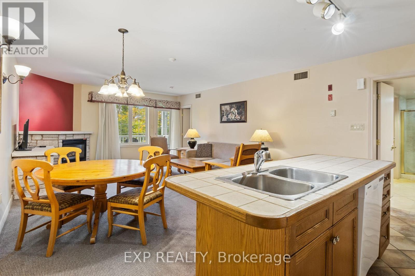 2328/2329 - 90 Highland Drive Property Photo 8