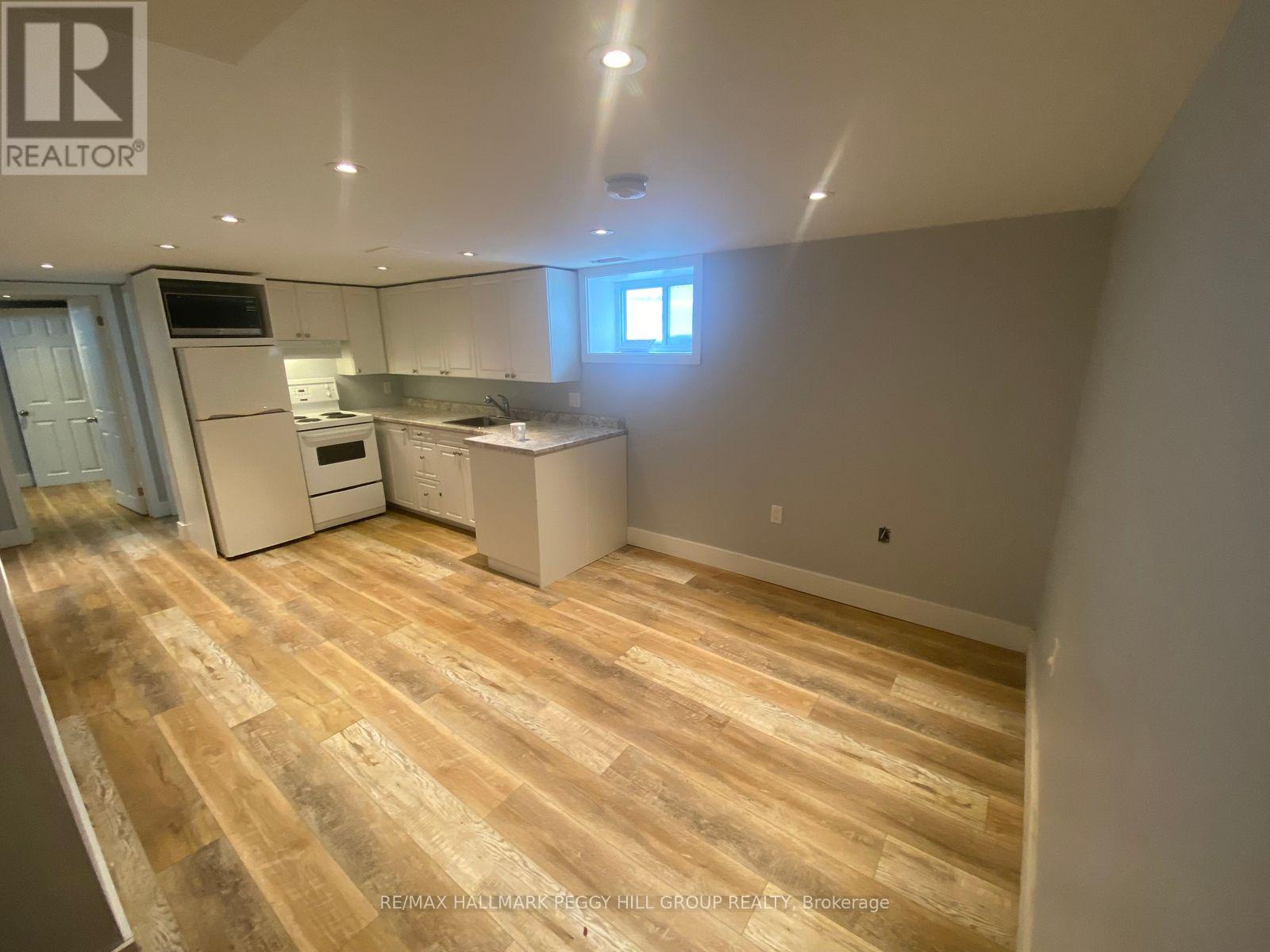 Lower - 148 Penetang Street Property Photo 4
