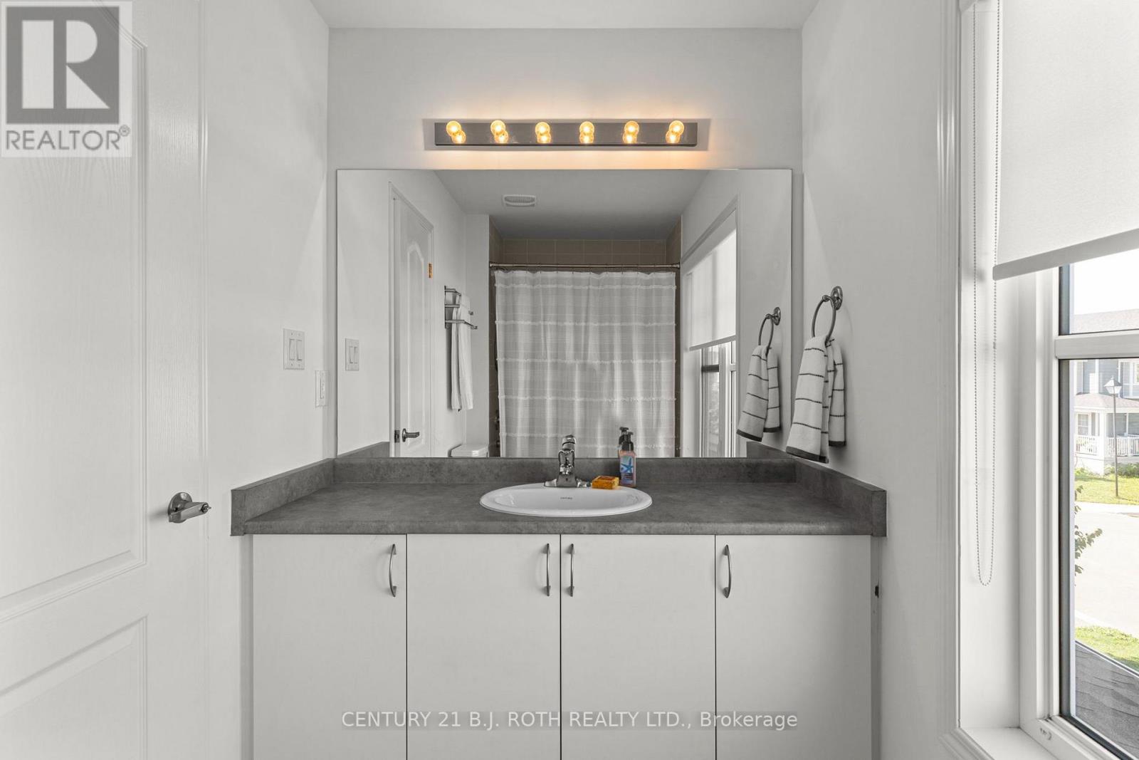 32 Sandhill Crane Drive Property Photo 13