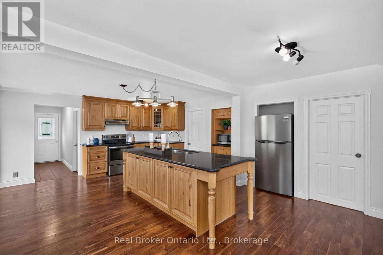 320 Lafontaine Road W Property Photo 9