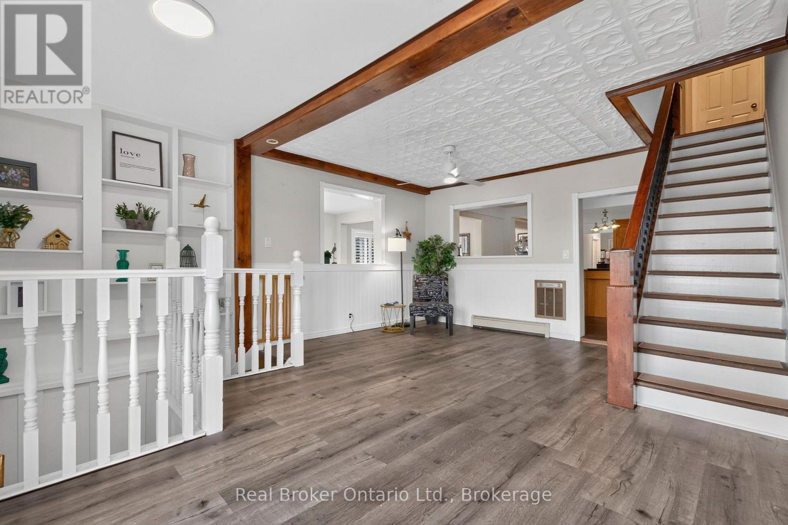 320 Lafontaine Road W Property Photo 10