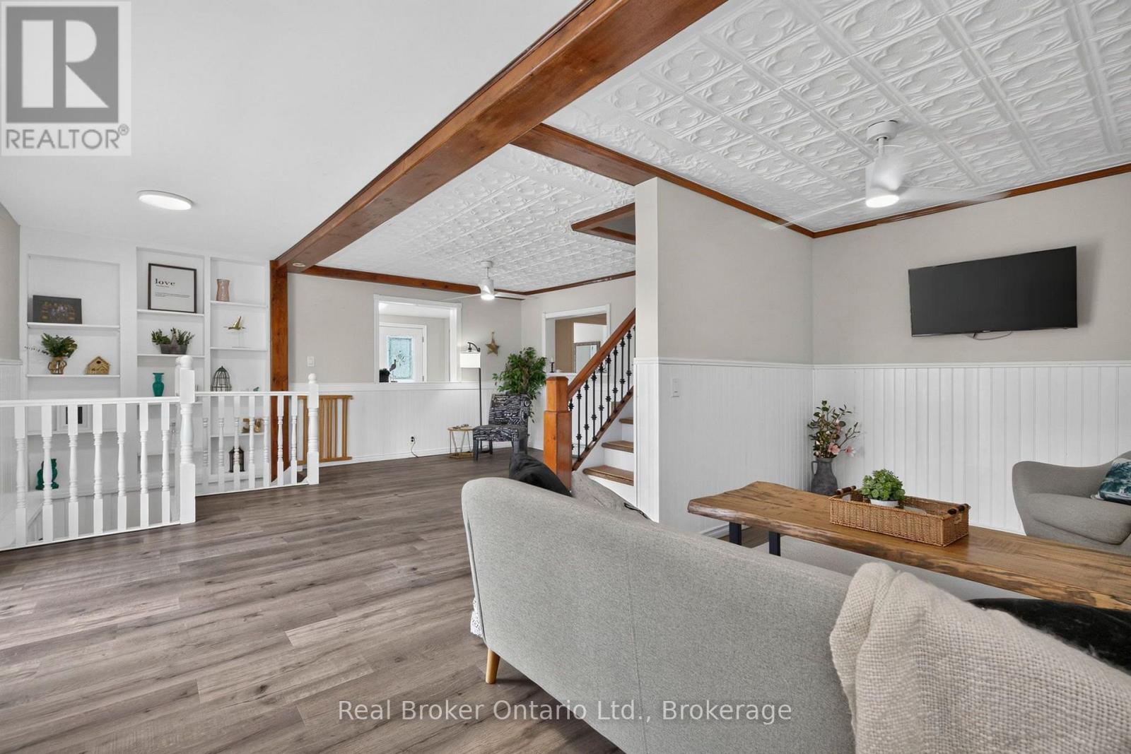 320 Lafontaine Road W Property Photo 11
