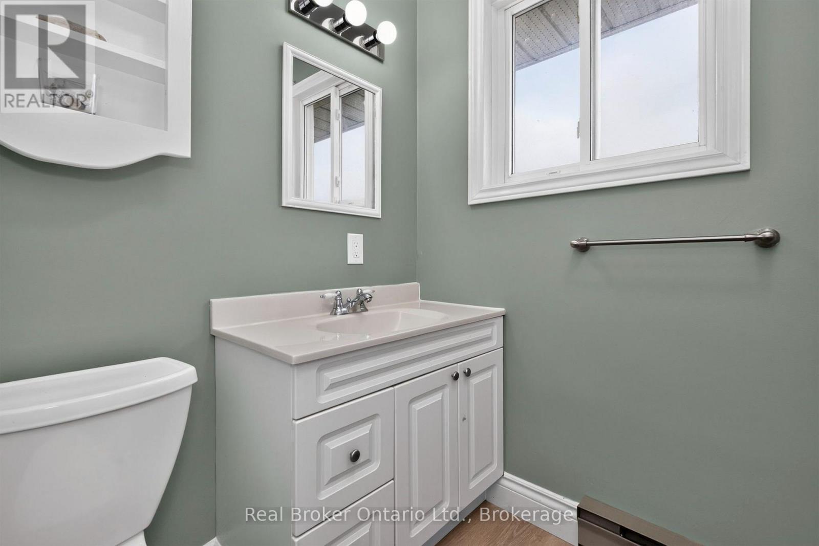 320 Lafontaine Road W Property Photo 22