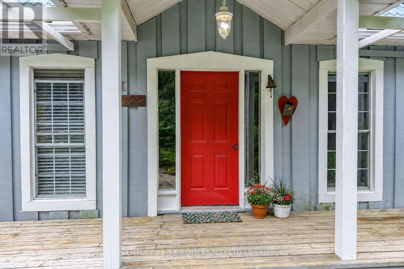 652 Warminster Side Road Property Photo 4
