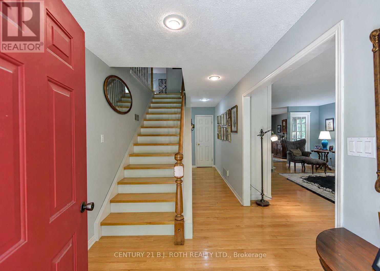 652 Warminster Side Road Property Photo 5
