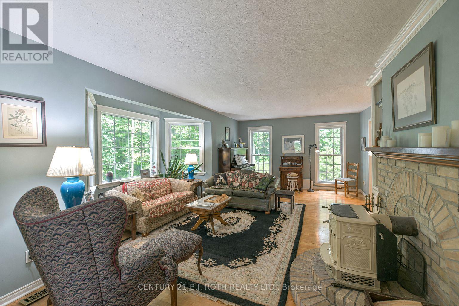 652 Warminster Side Road Property Photo 9