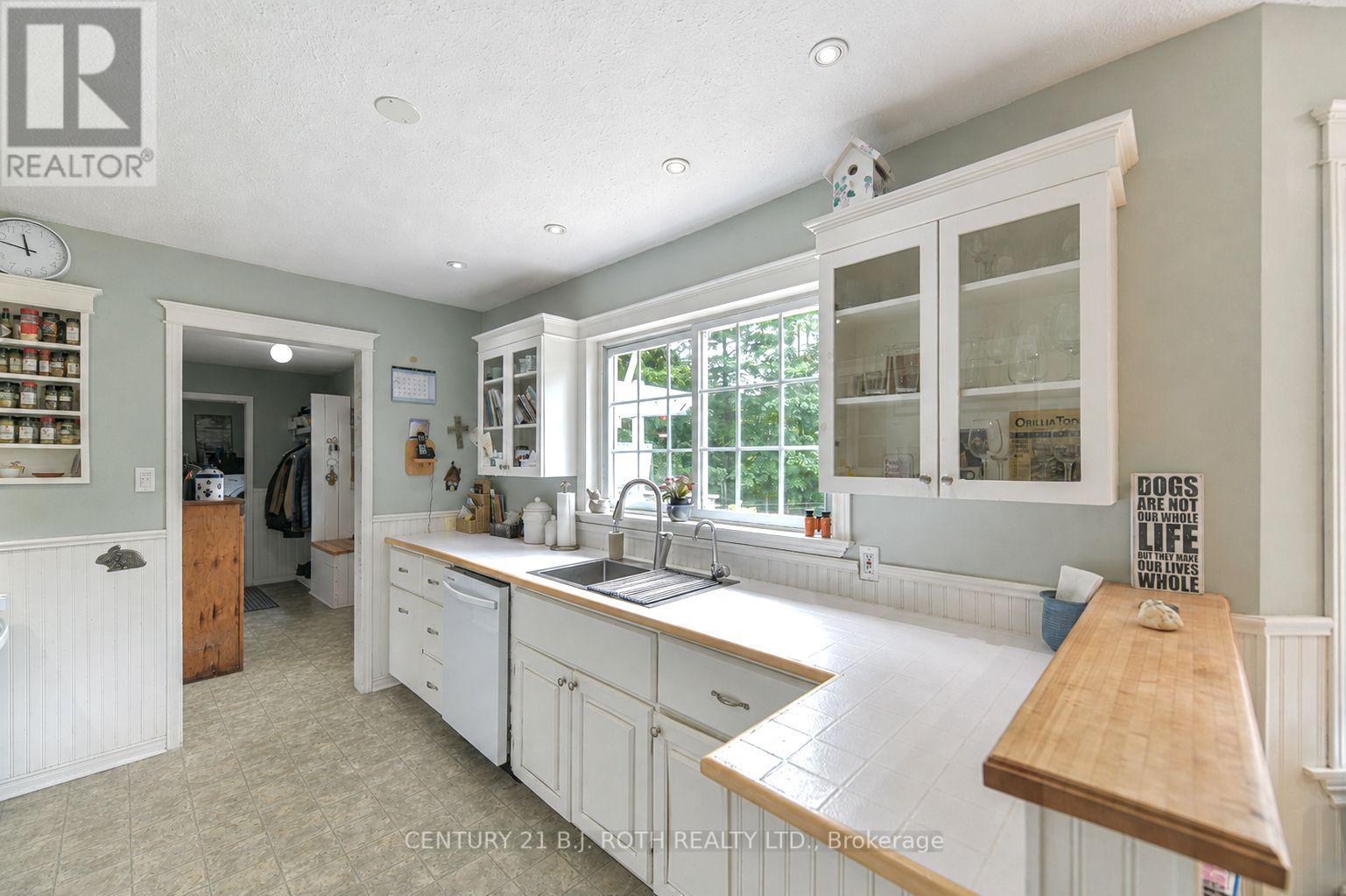 652 Warminster Side Road Property Photo 12