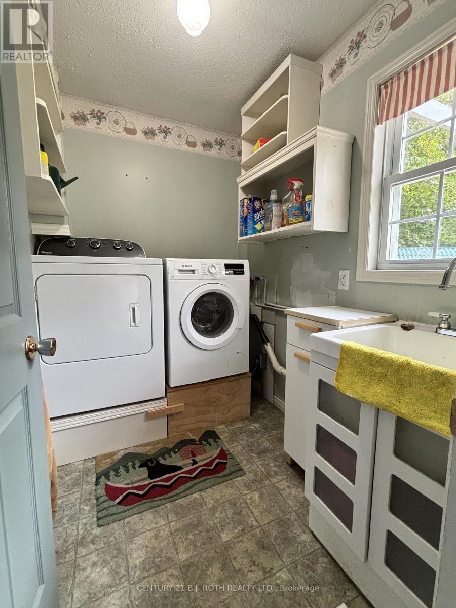 652 Warminster Side Road Property Photo 15