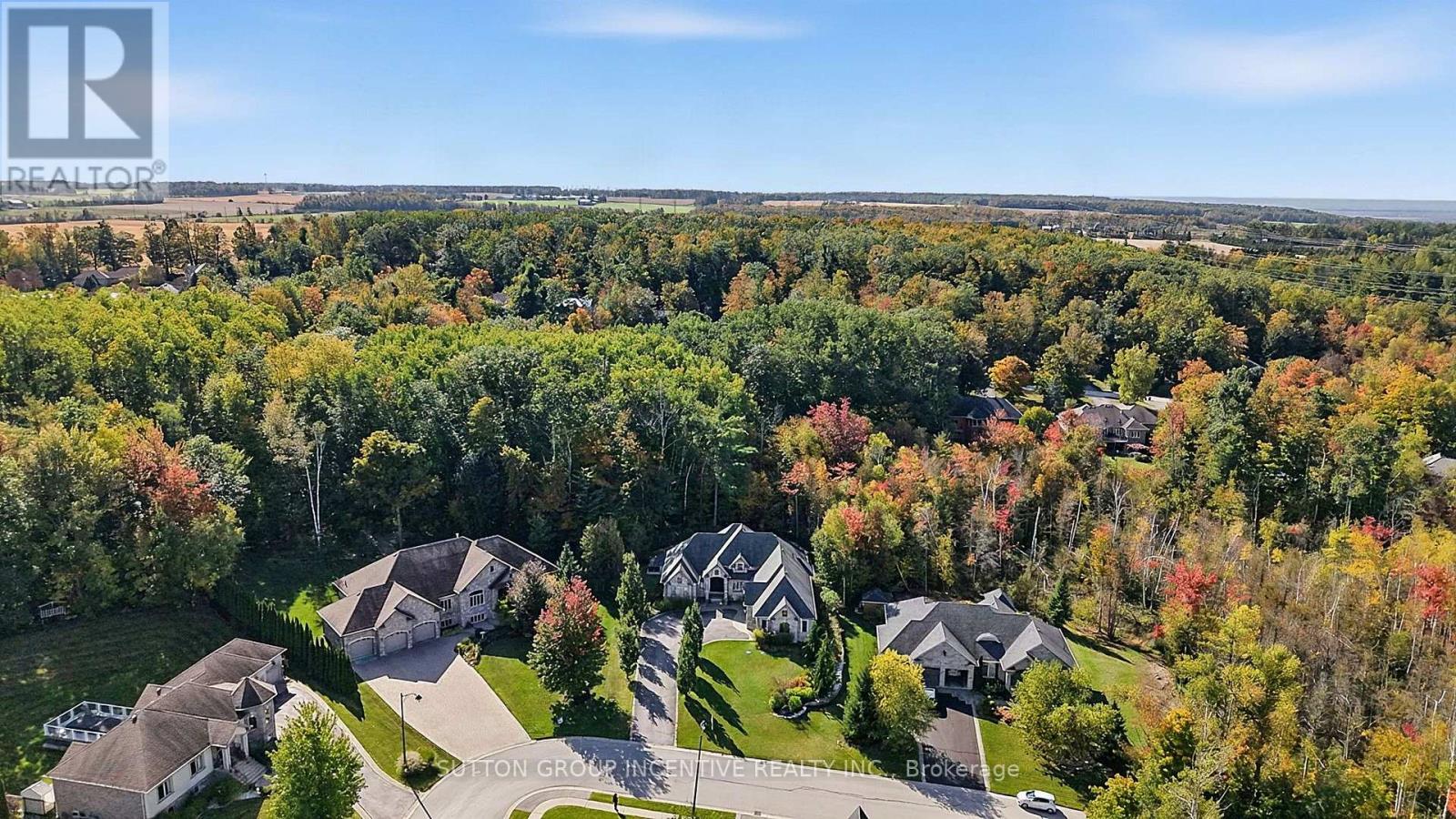 18 Wendat Trail Property Photo 3
