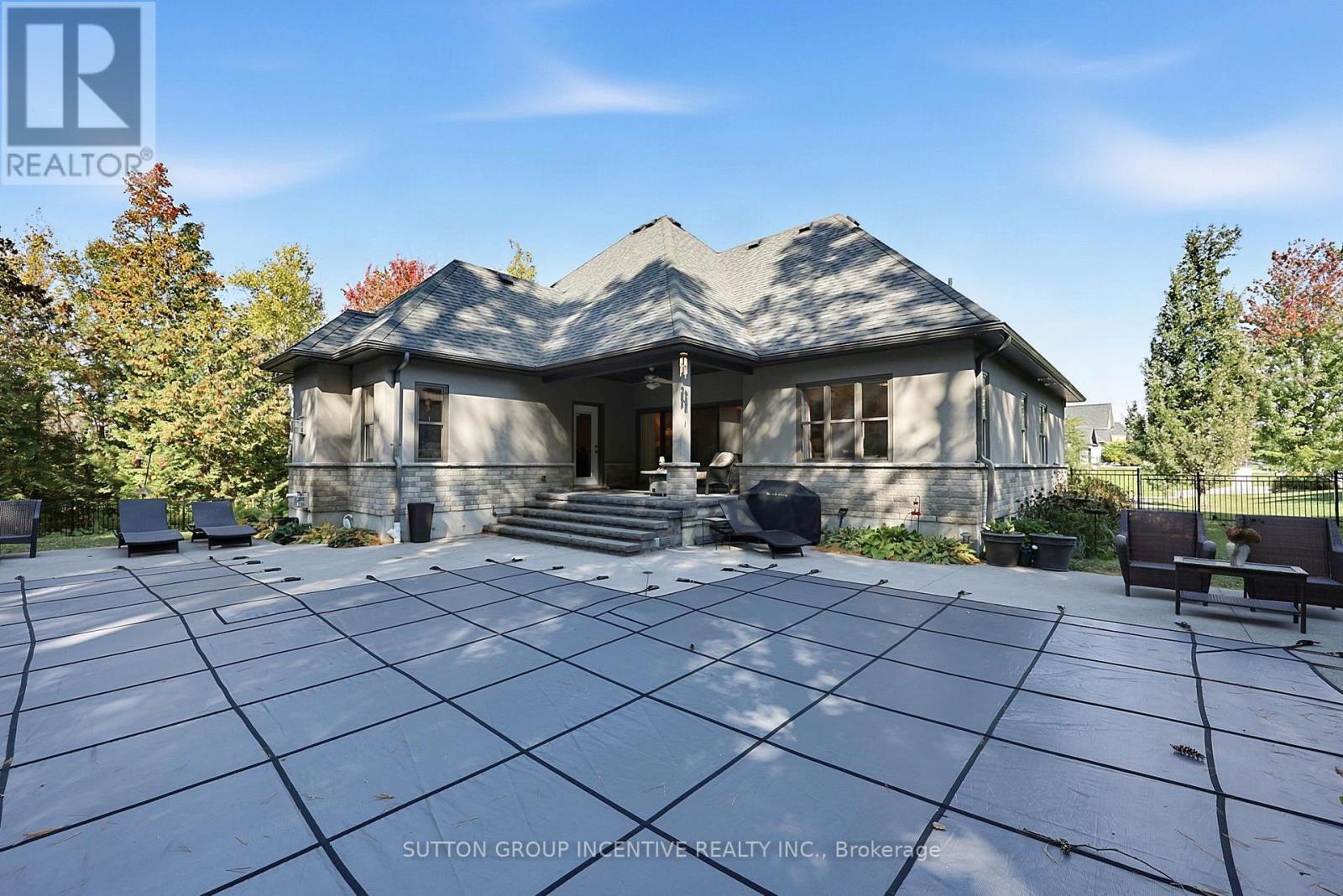 18 Wendat Trail Property Photo 8