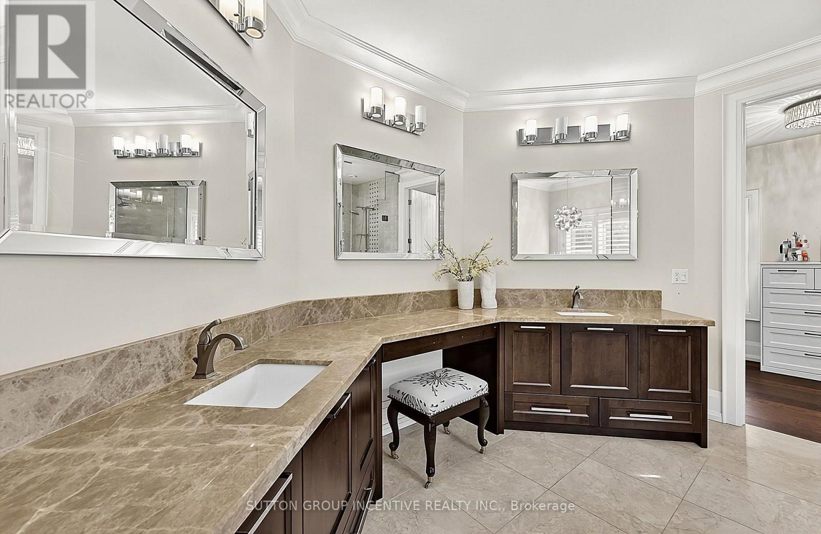 18 Wendat Trail Property Photo 37