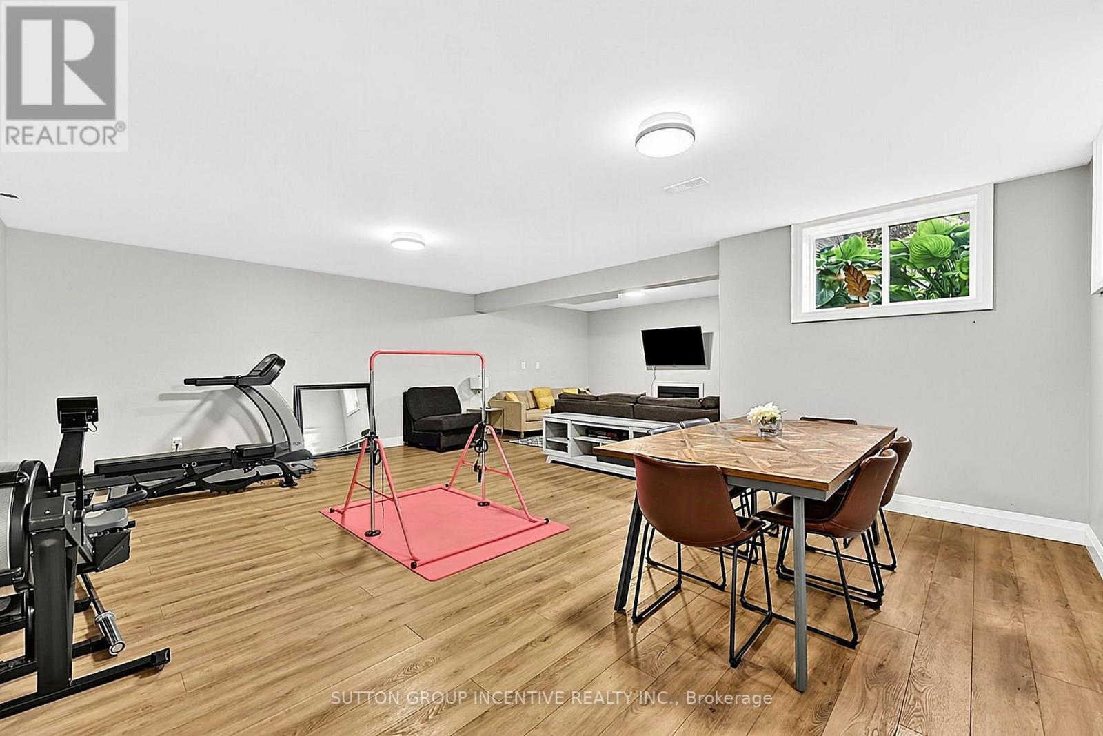 18 Wendat Trail Property Photo 44