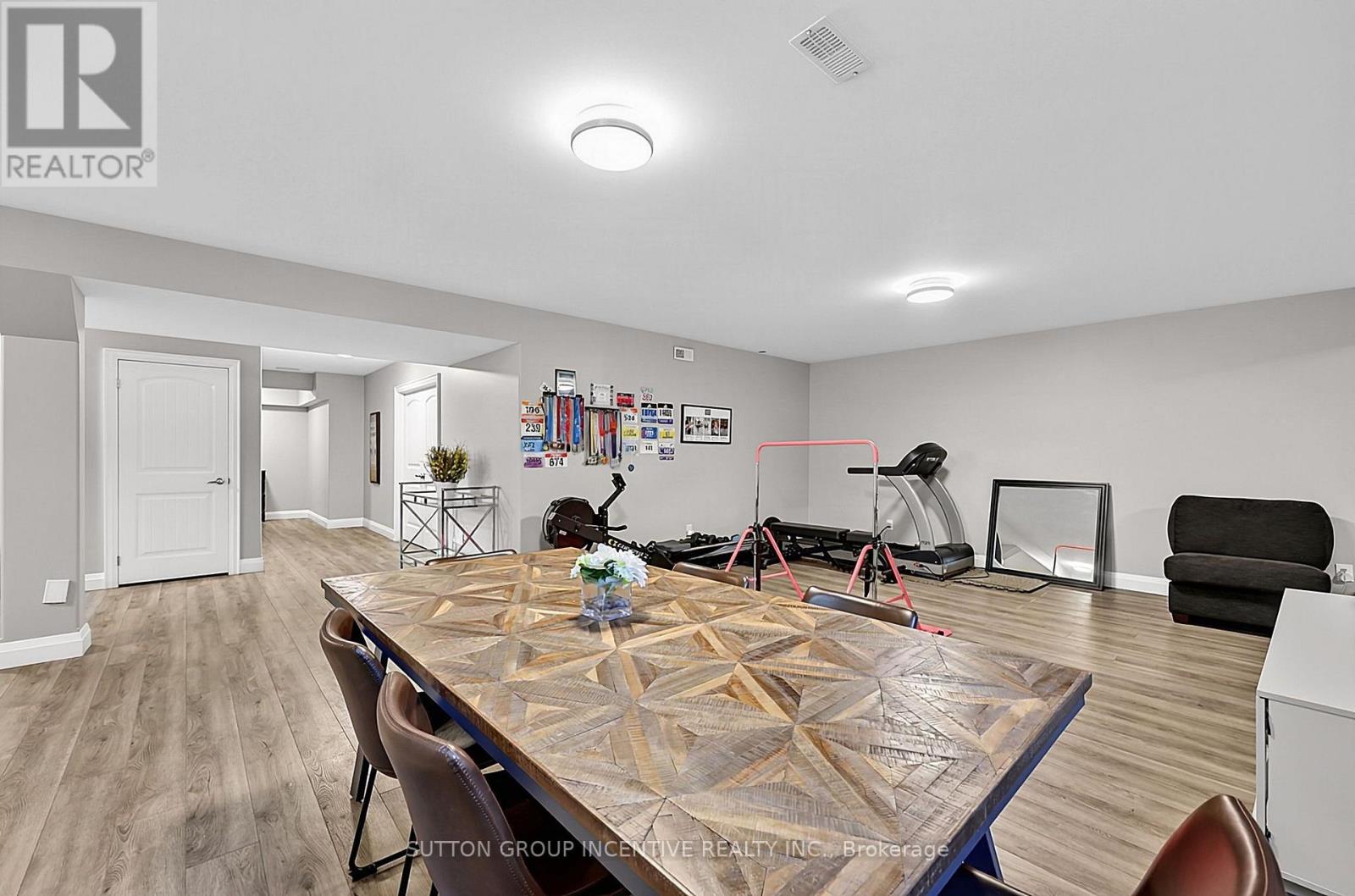 18 Wendat Trail Property Photo 45