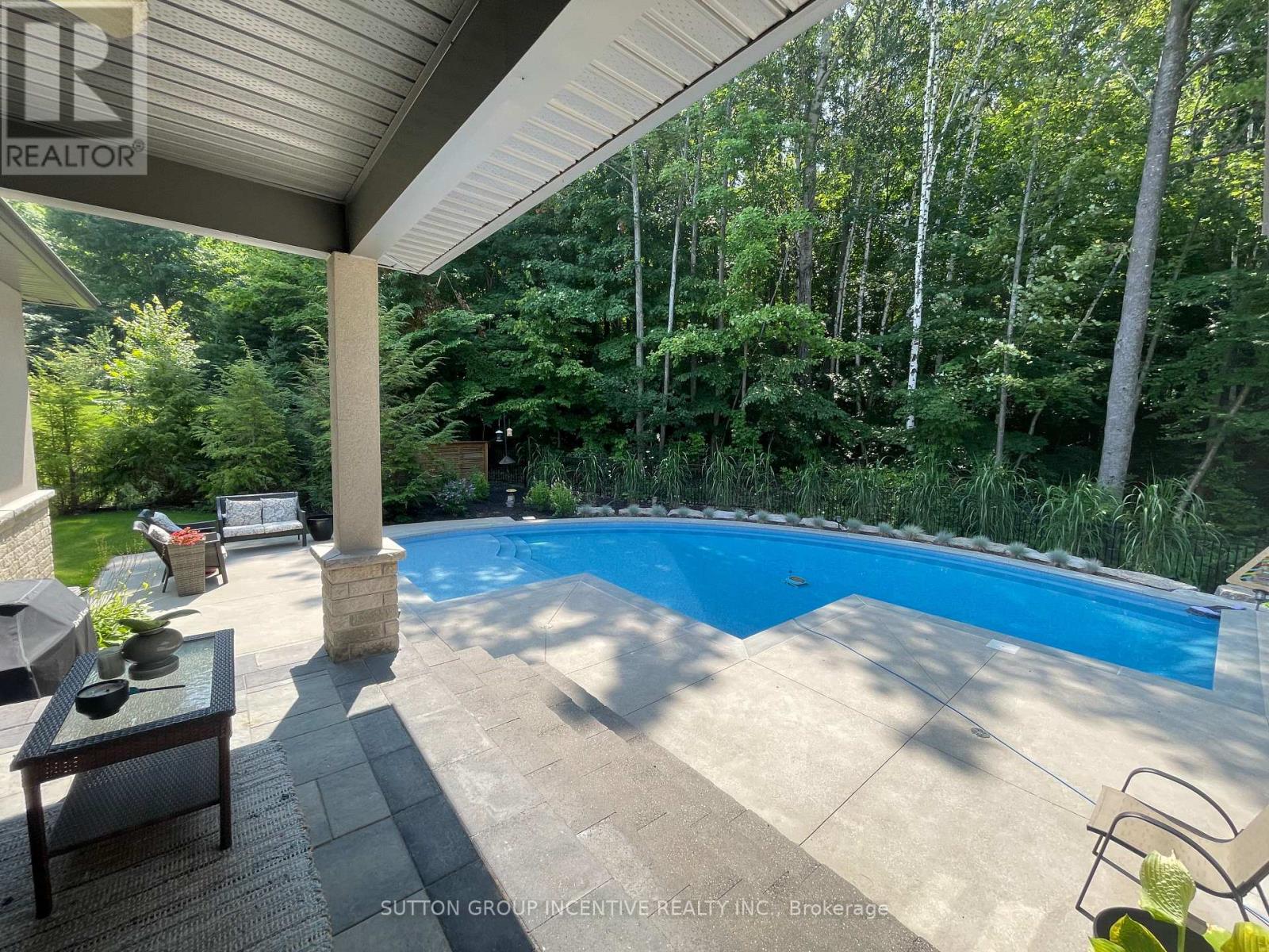 18 Wendat Trail Property Photo 49