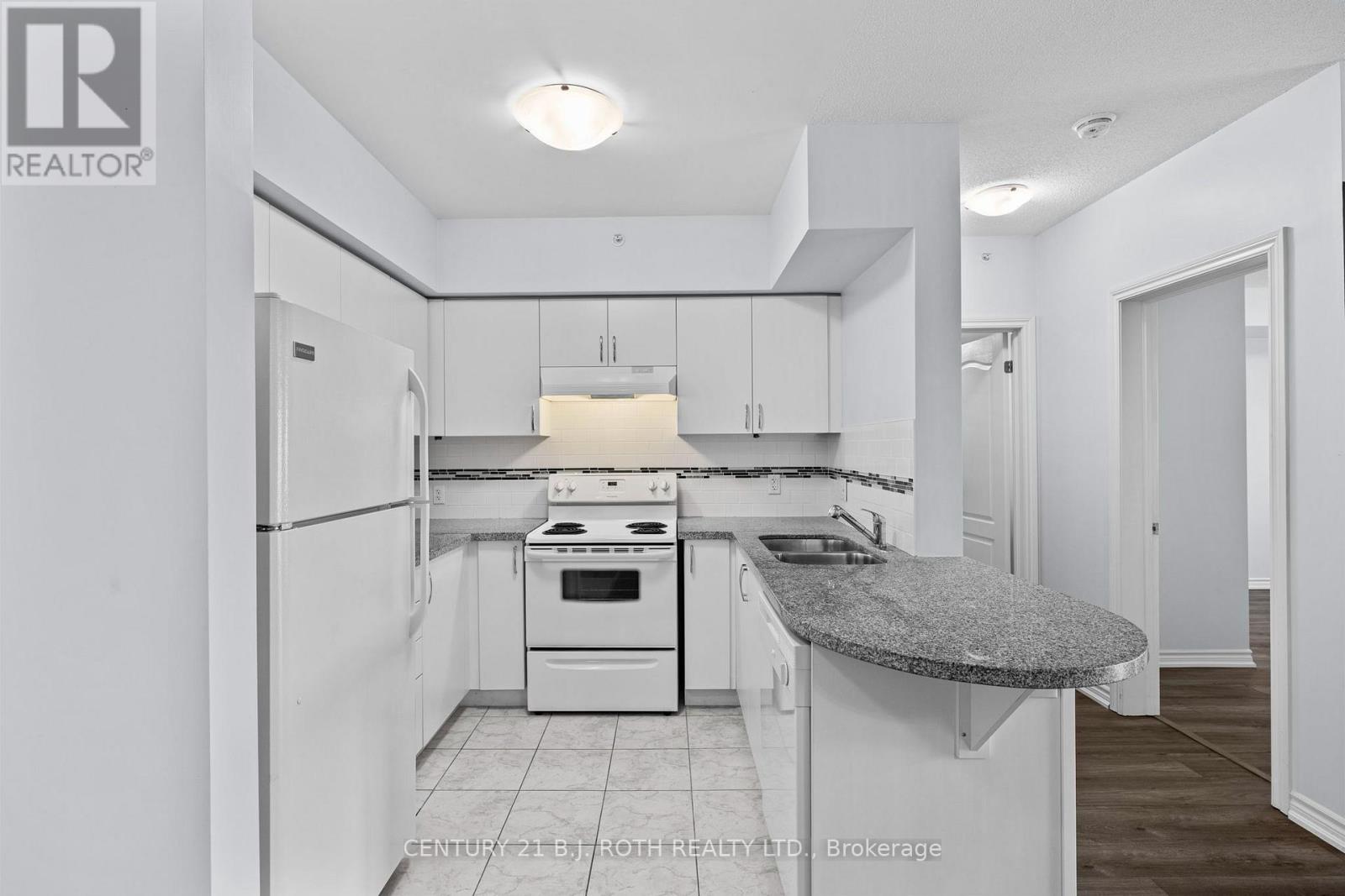 303 - 41 Ferndale Drive S Property Photo 5