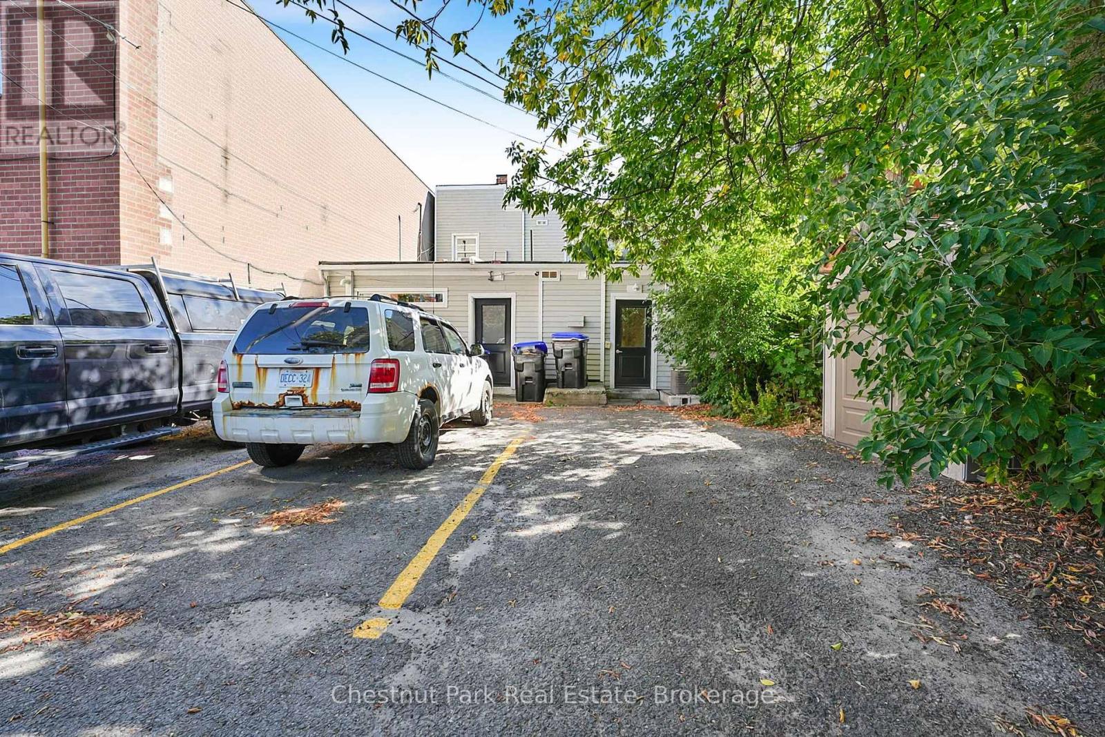 202-204-206 Hurontario Street Property Photo 13