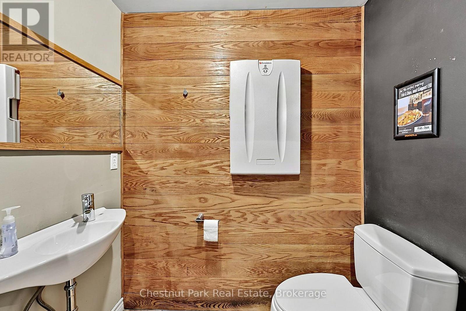 202-204-206 Hurontario Street Property Photo 19