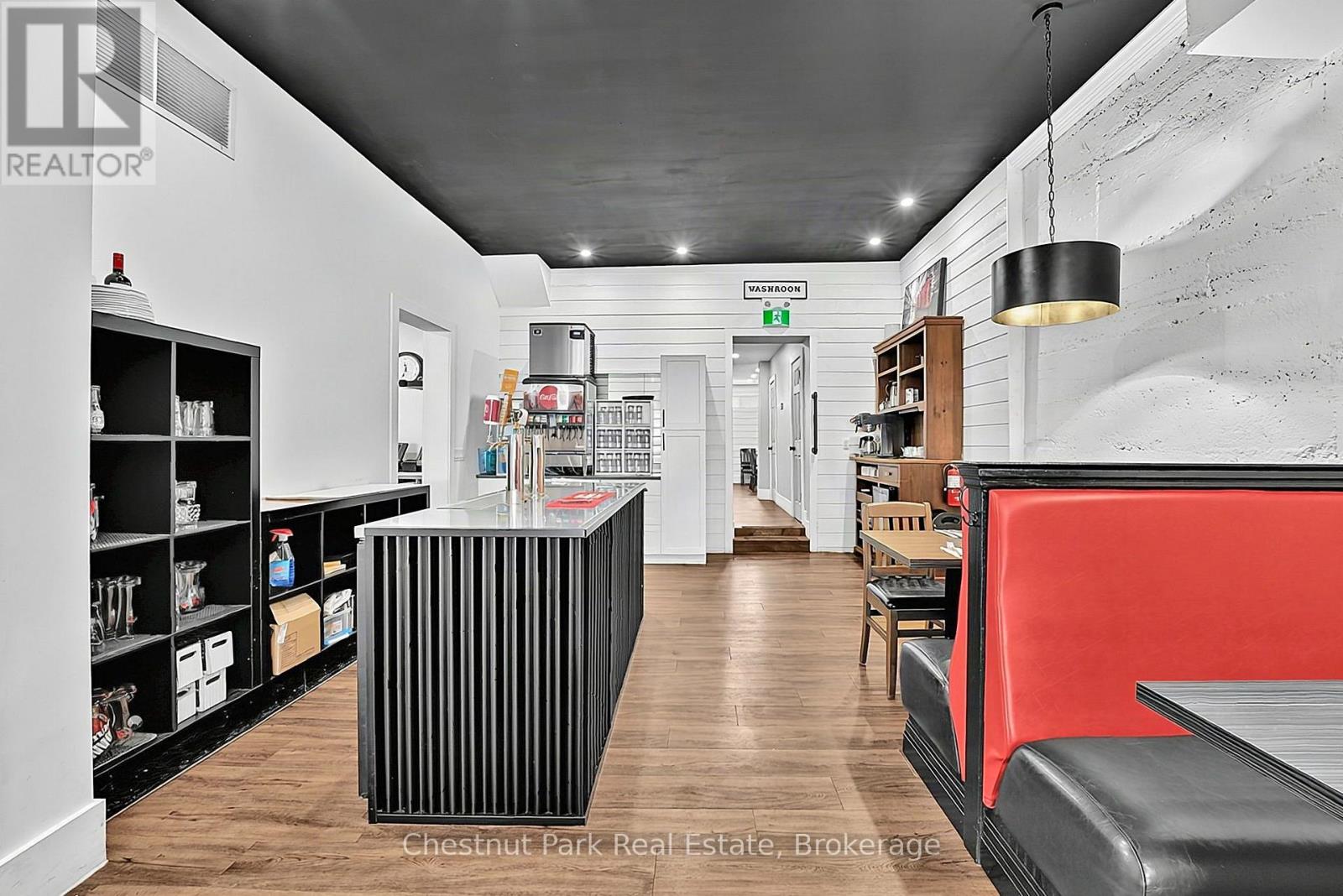 202-204-206 Hurontario Street Property Photo 22