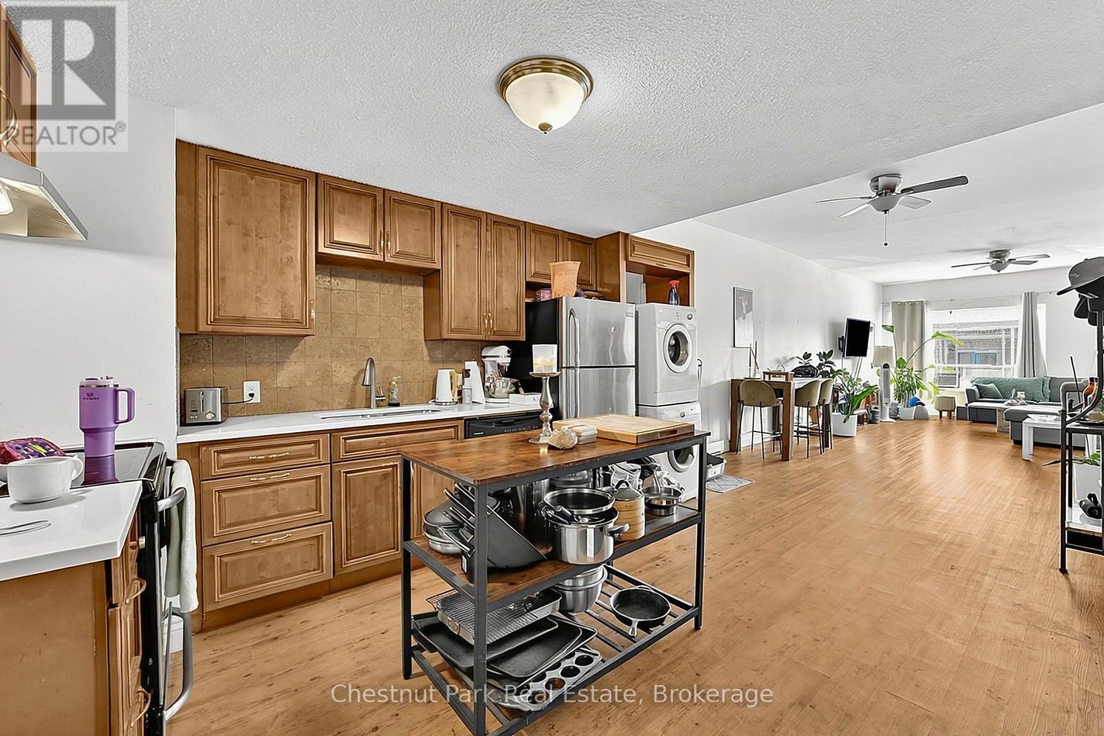 202-204-206 Hurontario Street Property Photo 31