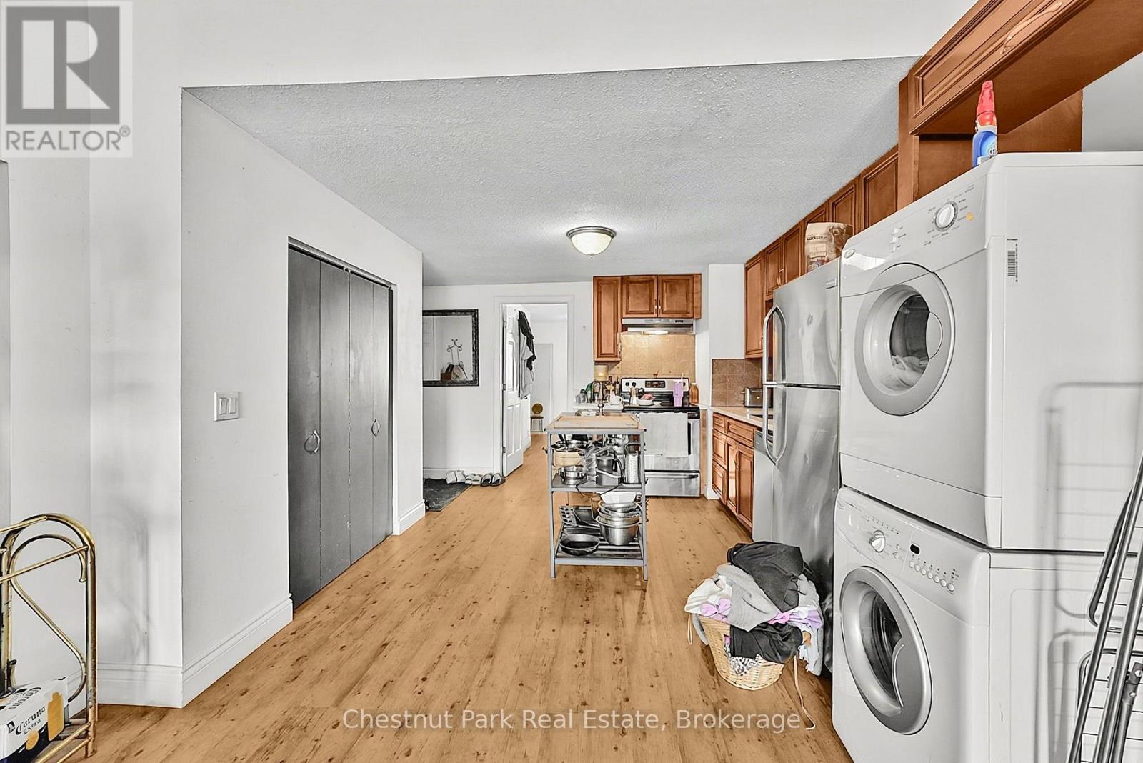 202-204-206 Hurontario Street Property Photo 32