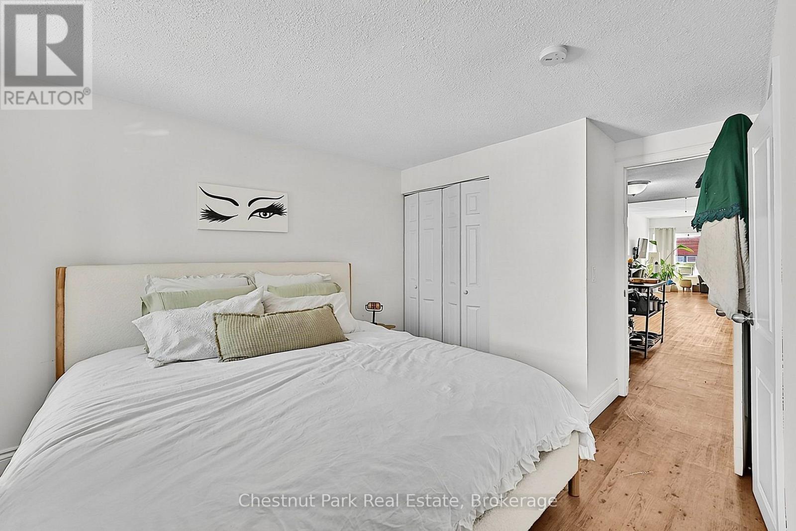 202-204-206 Hurontario Street Property Photo 39