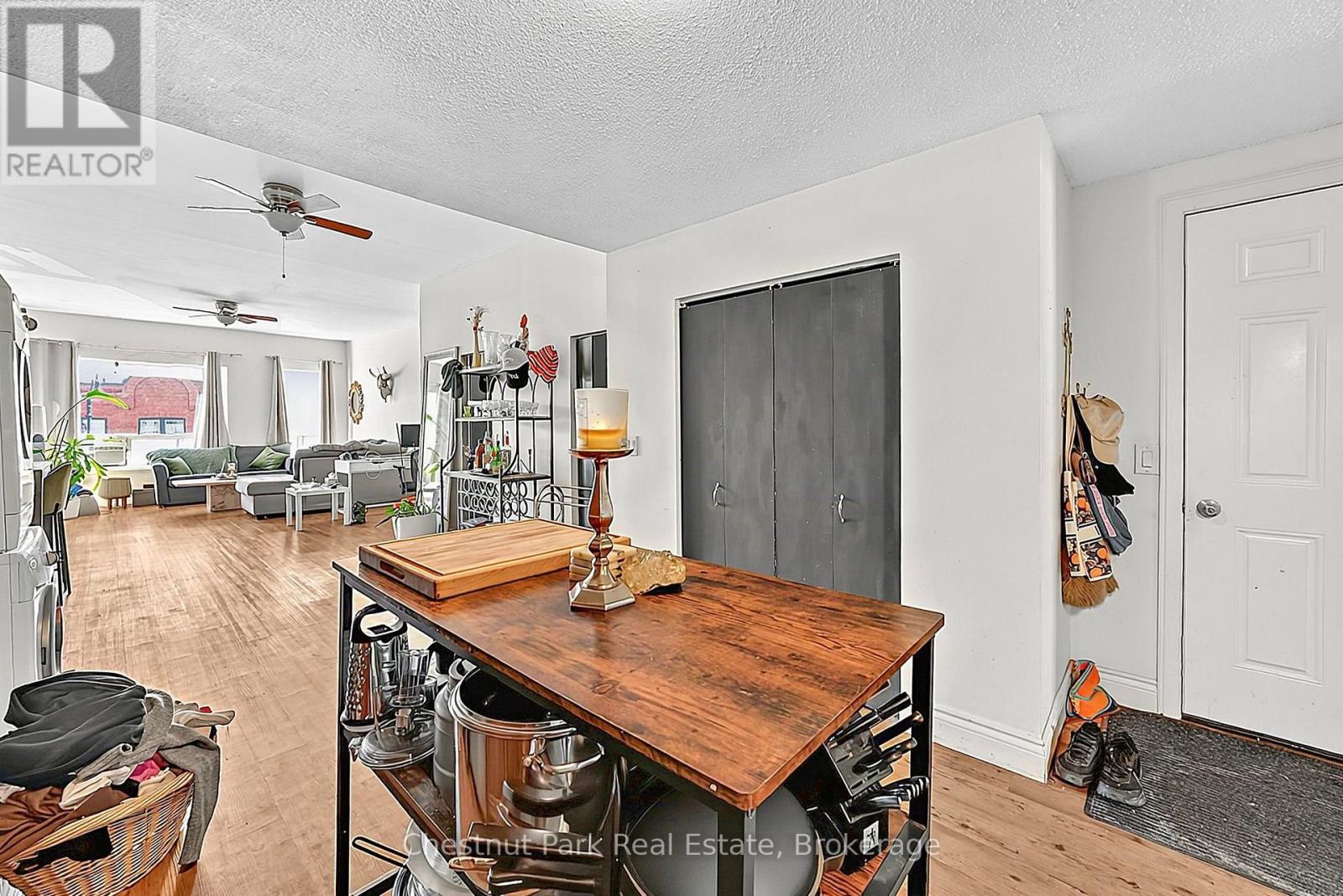 202-204-206 Hurontario Street Property Photo 40