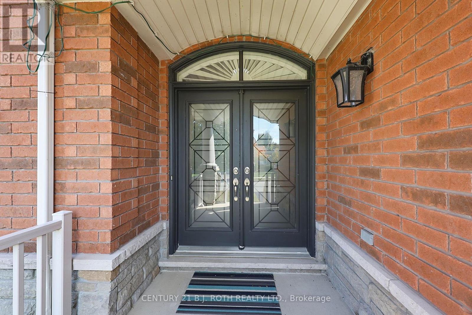 81 Royal Park Boulevard Property Photo 4