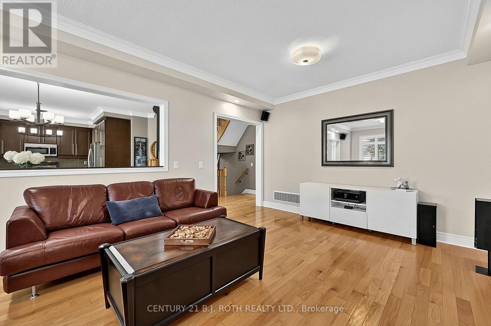 81 Royal Park Boulevard Property Photo 10
